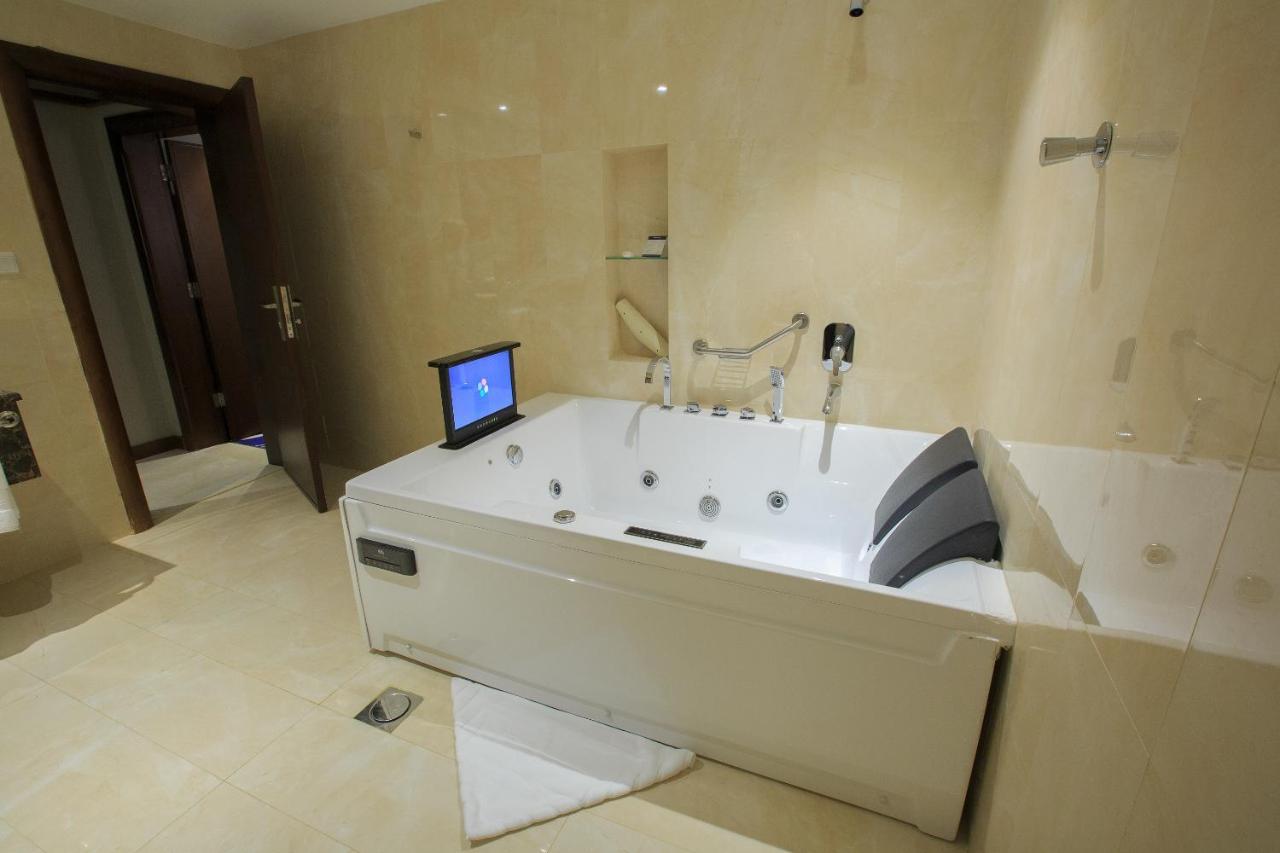 Swiss In Tabuk Hotel エクステリア 写真