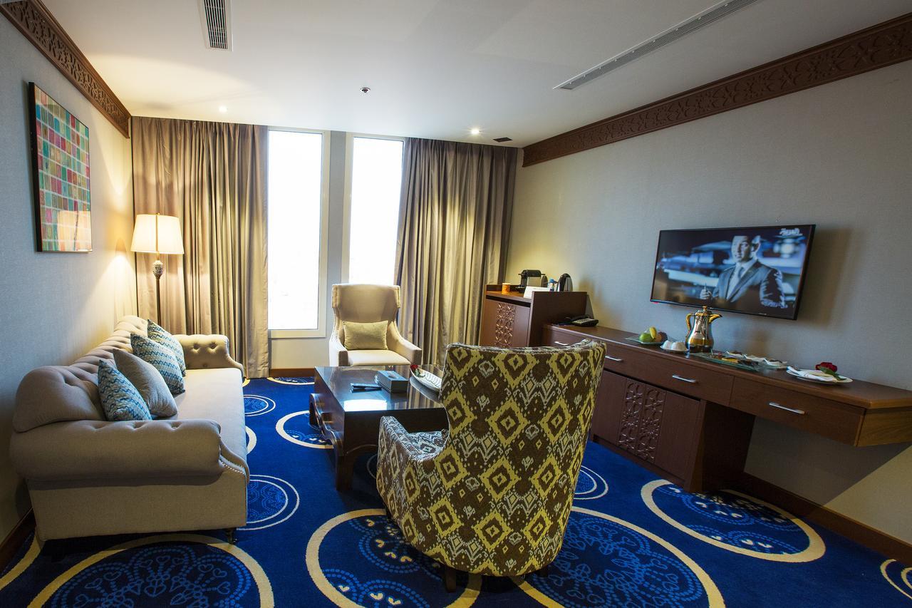 Swiss In Tabuk Hotel エクステリア 写真
